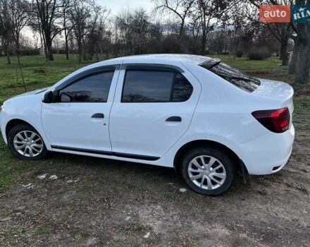 Білий Рено Логан, об'ємом двигуна 1 л та пробігом 99 тис. км за 8150 $, фото 4 на Automoto.ua