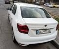 Белый Рено Логан, объемом двигателя 1 л и пробегом 90 тыс. км за 11500 $, фото 1 на Automoto.ua