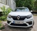 Белый Рено Логан, объемом двигателя 1 л и пробегом 20 тыс. км за 9100 $, фото 1 на Automoto.ua