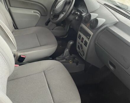 Білий Рено Логан, об'ємом двигуна 1.4 л та пробігом 200 тис. км за 1500 $, фото 4 на Automoto.ua