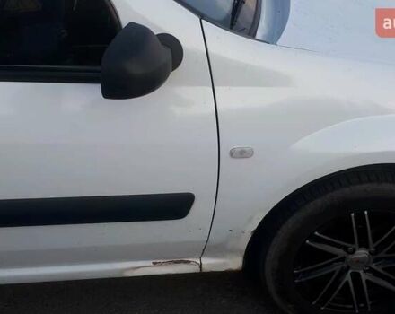 Белый Рено Логан, объемом двигателя 1.5 л и пробегом 223 тыс. км за 6000 $, фото 8 на Automoto.ua