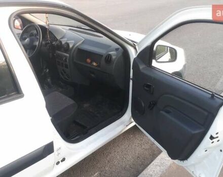 Белый Рено Логан, объемом двигателя 1.5 л и пробегом 223 тыс. км за 6000 $, фото 6 на Automoto.ua