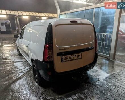 Белый Рено Логан, объемом двигателя 1.5 л и пробегом 320 тыс. км за 4255 $, фото 1 на Automoto.ua