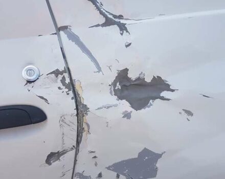Білий Рено Логан, об'ємом двигуна 1.5 л та пробігом 395 тис. км за 2000 $, фото 6 на Automoto.ua