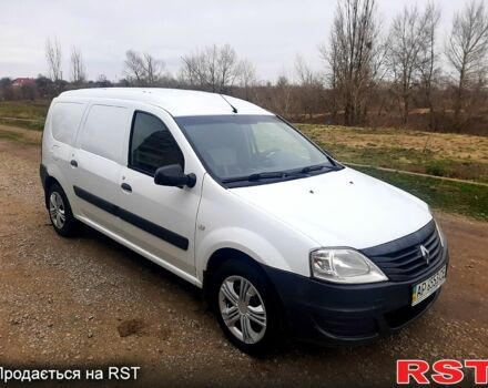 Белый Рено Логан, объемом двигателя 1.6 л и пробегом 170 тыс. км за 3500 $, фото 1 на Automoto.ua