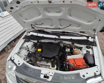 Білий Рено Логан, об'ємом двигуна 1.6 л та пробігом 184 тис. км за 6000 $, фото 13 на Automoto.ua