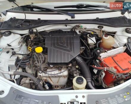 Білий Рено Логан, об'ємом двигуна 1.6 л та пробігом 184 тис. км за 6000 $, фото 12 на Automoto.ua