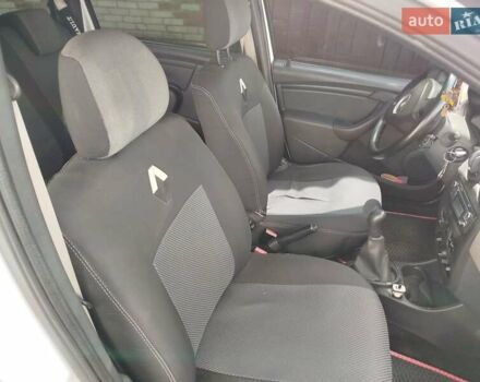 Білий Рено Логан, об'ємом двигуна 1.6 л та пробігом 184 тис. км за 6000 $, фото 25 на Automoto.ua