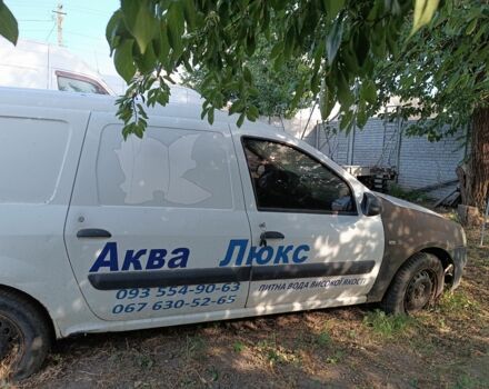Білий Рено Логан, об'ємом двигуна 1.5 л та пробігом 320 тис. км за 2000 $, фото 1 на Automoto.ua