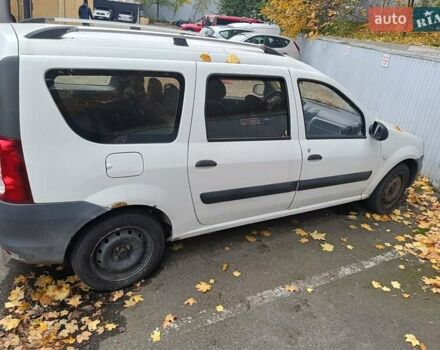 Білий Рено Логан, об'ємом двигуна 1.6 л та пробігом 400 тис. км за 3700 $, фото 3 на Automoto.ua