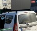 Белый Рено Логан, объемом двигателя 1.5 л и пробегом 300 тыс. км за 5100 $, фото 1 на Automoto.ua