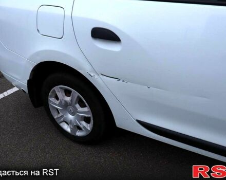 Белый Рено Логан, объемом двигателя 1.1 л и пробегом 205 тыс. км за 6500 $, фото 9 на Automoto.ua