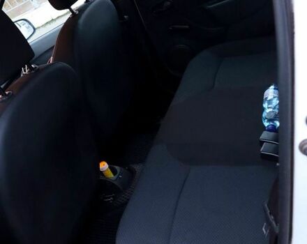 Белый Рено Логан, объемом двигателя 1.1 л и пробегом 205 тыс. км за 6500 $, фото 10 на Automoto.ua