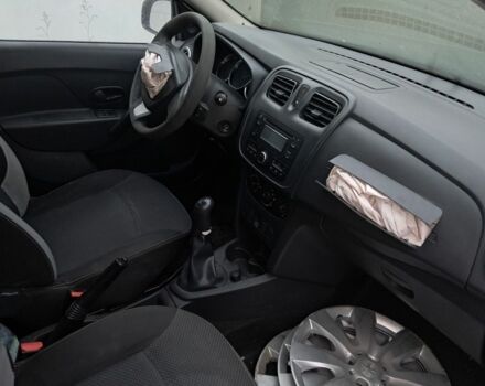 Білий Рено Логан, об'ємом двигуна 1.5 л та пробігом 250 тис. км за 3600 $, фото 4 на Automoto.ua