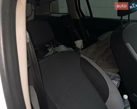 Білий Рено Логан, об'ємом двигуна 0 л та пробігом 250 тис. км за 3600 $, фото 4 на Automoto.ua