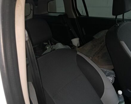 Білий Рено Логан, об'ємом двигуна 1.5 л та пробігом 250 тис. км за 3600 $, фото 3 на Automoto.ua