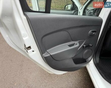 Белый Рено Логан, объемом двигателя 1.46 л и пробегом 190 тыс. км за 6900 $, фото 14 на Automoto.ua