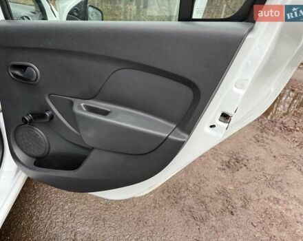 Белый Рено Логан, объемом двигателя 1.46 л и пробегом 190 тыс. км за 6900 $, фото 15 на Automoto.ua