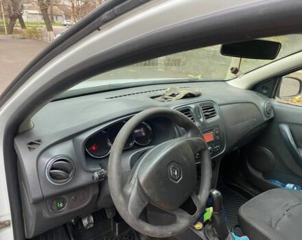 Білий Рено Логан, об'ємом двигуна 1.6 л та пробігом 650 тис. км за 3000 $, фото 6 на Automoto.ua