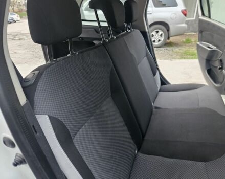 Белый Рено Логан, объемом двигателя 1.5 л и пробегом 138 тыс. км за 6800 $, фото 5 на Automoto.ua