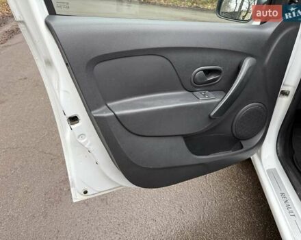 Белый Рено Логан, объемом двигателя 1.46 л и пробегом 190 тыс. км за 6900 $, фото 6 на Automoto.ua