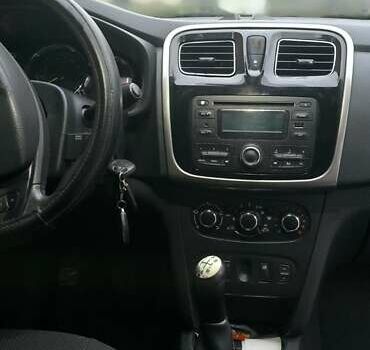 Білий Рено Логан, об'ємом двигуна 1.46 л та пробігом 310 тис. км за 6200 $, фото 5 на Automoto.ua