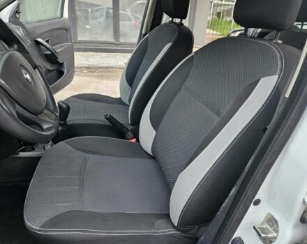 Белый Рено Логан, объемом двигателя 1.5 л и пробегом 138 тыс. км за 6800 $, фото 2 на Automoto.ua