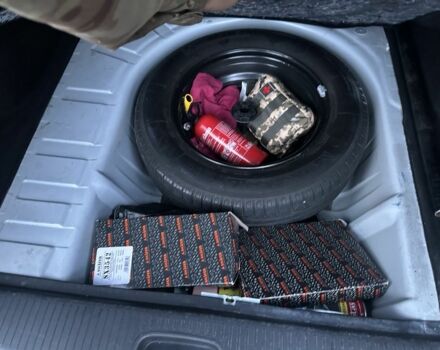 Рено Логан 2017 у Києві на Automoto.ua Білий Рено Логан, об'ємом двигуна 1.5 л та пробігом 300 тис. км за 8200 $, фото 5 на Automoto.ua