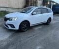 Белый Рено Логан, объемом двигателя 1.5 л и пробегом 300 тыс. км за 6500 $, фото 1 на Automoto.ua