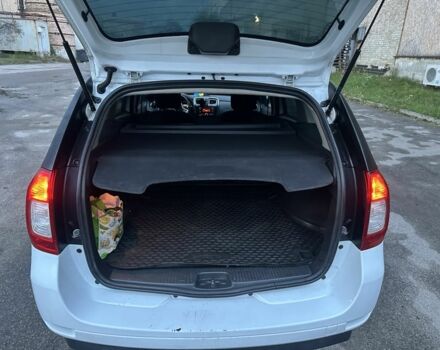 Рено Логан 2017 у Києві на Automoto.ua Білий Рено Логан, об'ємом двигуна 1.5 л та пробігом 300 тис. км за 8200 $, фото 4 на Automoto.ua