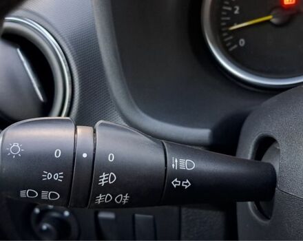 Белый Рено Логан, объемом двигателя 1.5 л и пробегом 73 тыс. км за 10300 $, фото 17 на Automoto.ua