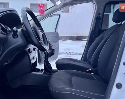 Білий Рено Логан, об'ємом двигуна 1.46 л та пробігом 70 тис. км за 10500 $, фото 11 на Automoto.ua