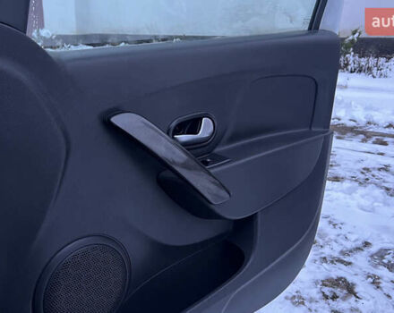 Білий Рено Логан, об'ємом двигуна 1.46 л та пробігом 70 тис. км за 10500 $, фото 26 на Automoto.ua