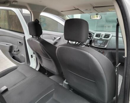 Білий Рено Логан, об'ємом двигуна 1.5 л та пробігом 94 тис. км за 8900 $, фото 16 на Automoto.ua