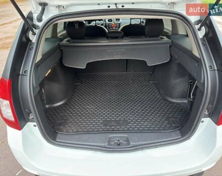 Белый Рено Логан, объемом двигателя 0.9 л и пробегом 73 тыс. км за 9000 $, фото 8 на Automoto.ua