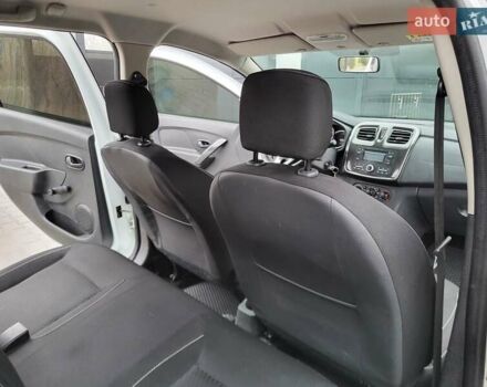 Білий Рено Логан, об'ємом двигуна 1.46 л та пробігом 94 тис. км за 8900 $, фото 16 на Automoto.ua