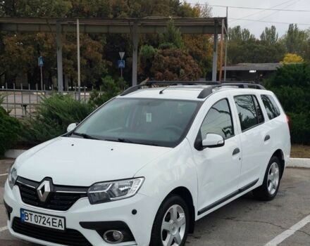 Белый Рено Логан, объемом двигателя 1.5 л и пробегом 75 тыс. км за 9999 $, фото 1 на Automoto.ua