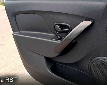 Белый Рено Логан, объемом двигателя 1.5 л и пробегом 73 тыс. км за 10300 $, фото 11 на Automoto.ua