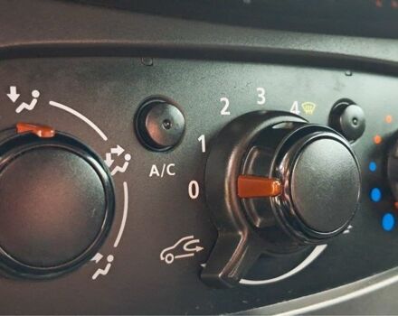 Белый Рено Логан, объемом двигателя 1.5 л и пробегом 73 тыс. км за 10300 $, фото 13 на Automoto.ua