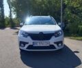 Белый Рено Логан, объемом двигателя 0.9 л и пробегом 50 тыс. км за 11000 $, фото 1 на Automoto.ua