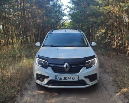 Белый Рено Логан, объемом двигателя 0.9 л и пробегом 82 тыс. км за 9500 $, фото 4 на Automoto.ua