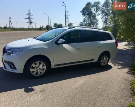 Белый Рено Логан, объемом двигателя 0.9 л и пробегом 50 тыс. км за 11000 $, фото 9 на Automoto.ua