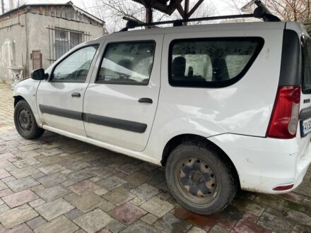 Білий Рено Логан, об'ємом двигуна 1.4 л та пробігом 200 тис. км за 1500 $, фото 1 на Automoto.ua