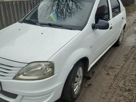 Белый Рено Логан, объемом двигателя 1.39 л и пробегом 276 тыс. км за 2950 $, фото 1 на Automoto.ua