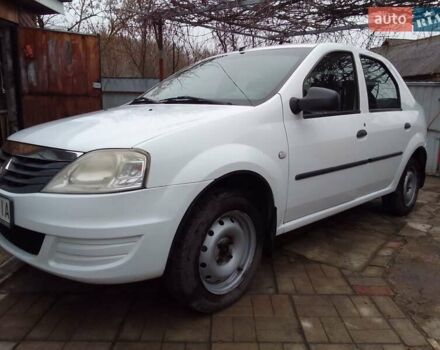 Белый Рено Логан, объемом двигателя 1.39 л и пробегом 274 тыс. км за 3300 $, фото 1 на Automoto.ua
