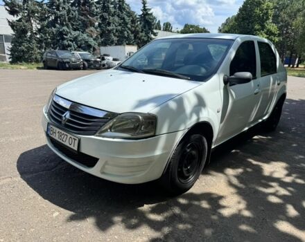 Белый Рено Логан, объемом двигателя 1.4 л и пробегом 300 тыс. км за 1800 $, фото 1 на Automoto.ua