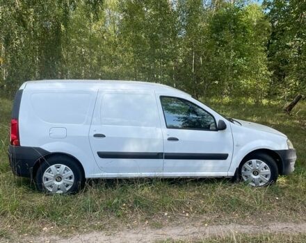 Белый Рено Логан, объемом двигателя 1.6 л и пробегом 401 тыс. км за 3500 $, фото 1 на Automoto.ua