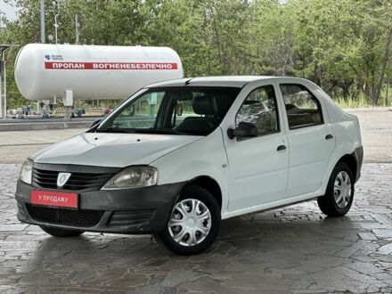 Рено Логан 2011 в Днепре (Днепропетровске) на Automoto.ua Белый Рено Логан, объемом двигателя 1.4 л и пробегом 386 тыс. км за 2299 $, фото 1 на Automoto.ua