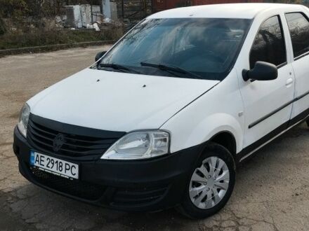 Белый Рено Логан, объемом двигателя 1.4 л и пробегом 670 тыс. км за 1750 $, фото 1 на Automoto.ua