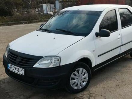 Білий Рено Логан, об'ємом двигуна 1.39 л та пробігом 670 тис. км за 1750 $, фото 1 на Automoto.ua